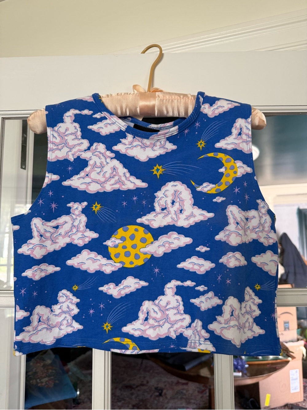 Nooworks Cloud People Cropped Tank Top